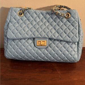 Luxurious Blue Quilted Shoulder Bag with Gold Chain
